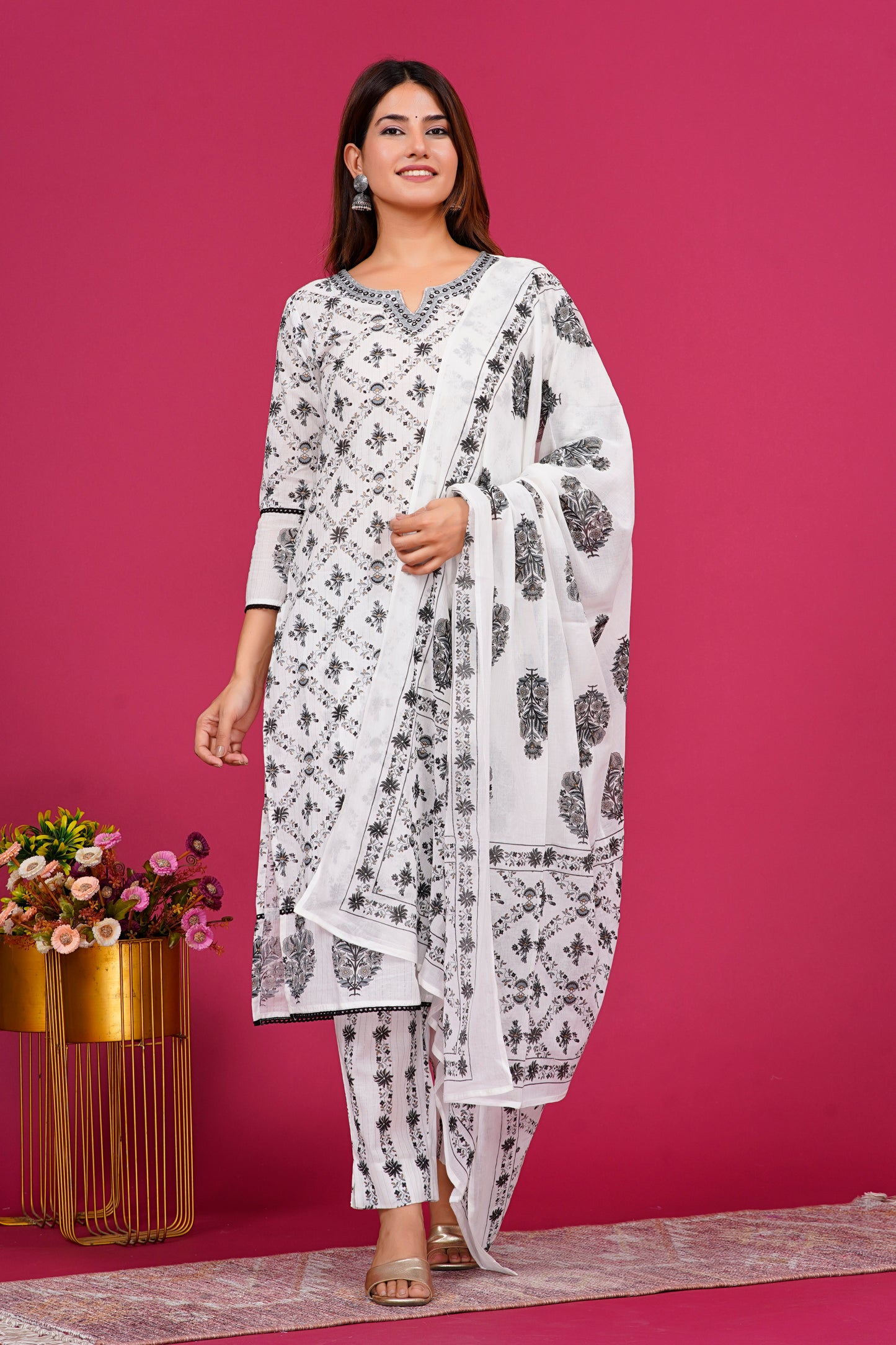 White & Grey Pattern Kurtie Set