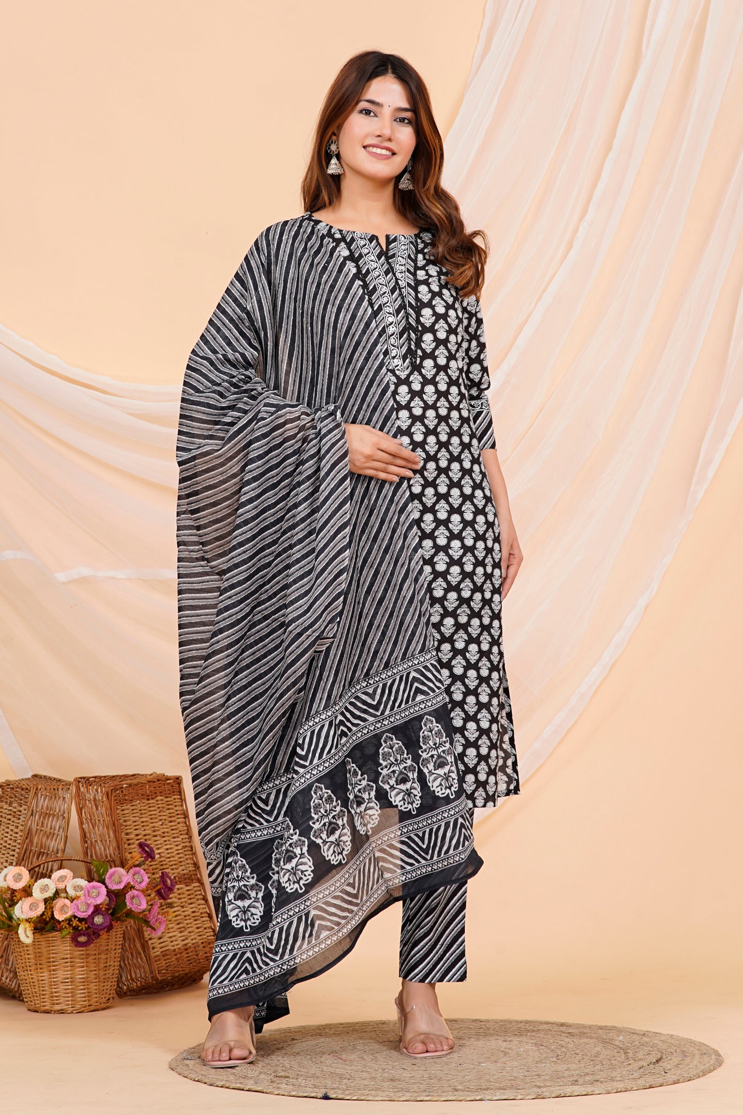 Black Pattern Kurta Set