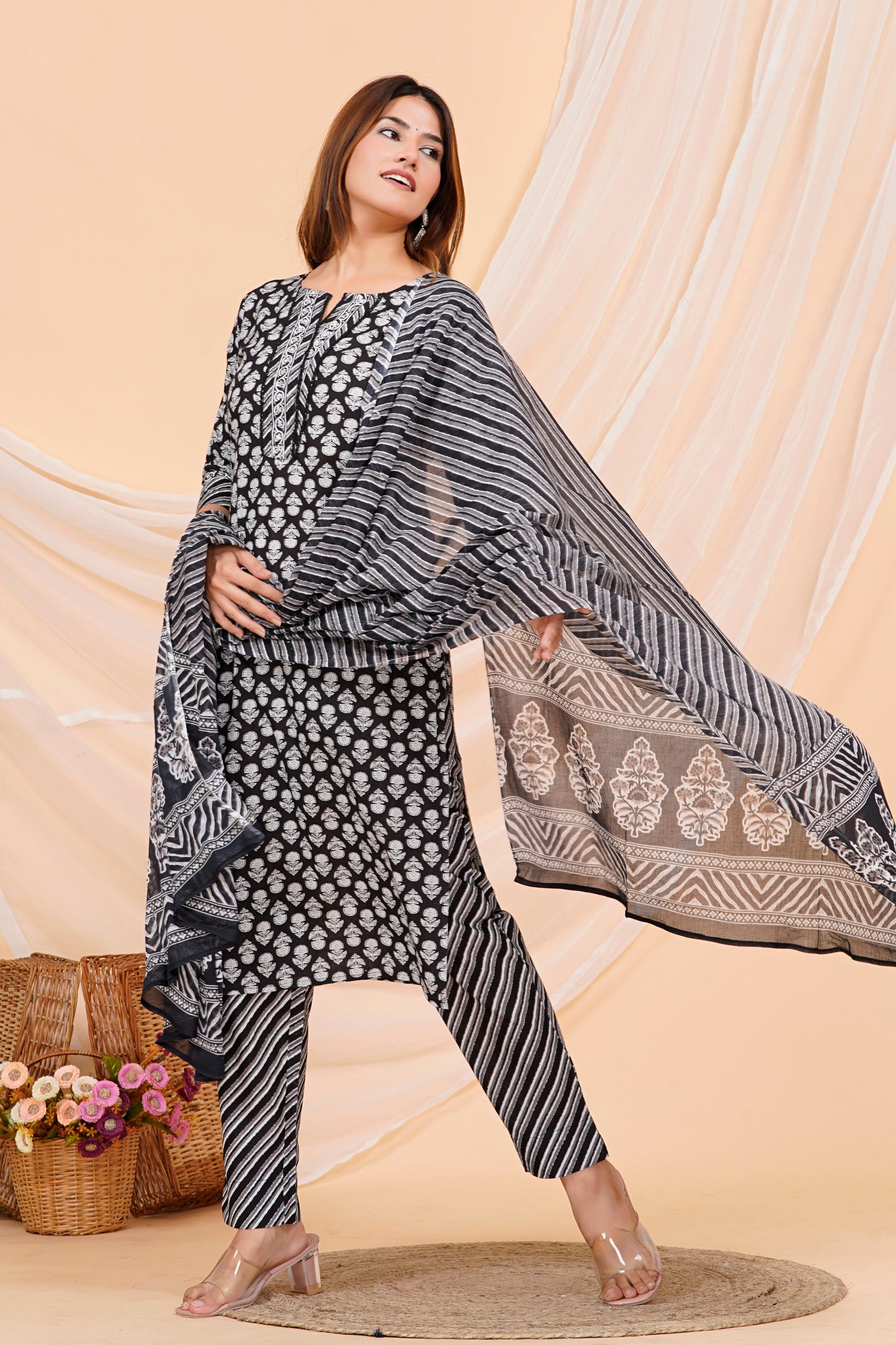 Black Pattern Kurta Set