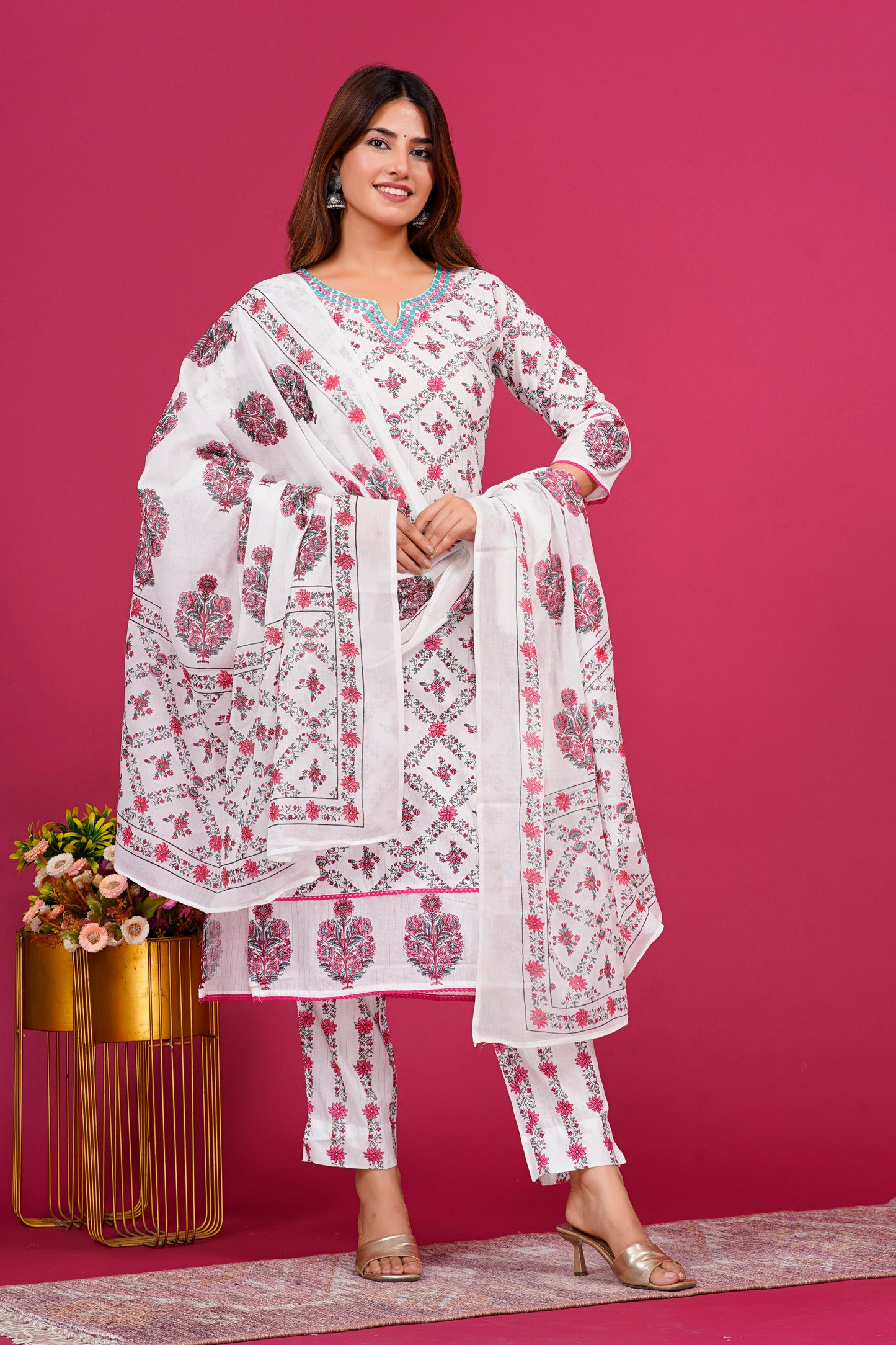 White And Red Pattern kurta Set