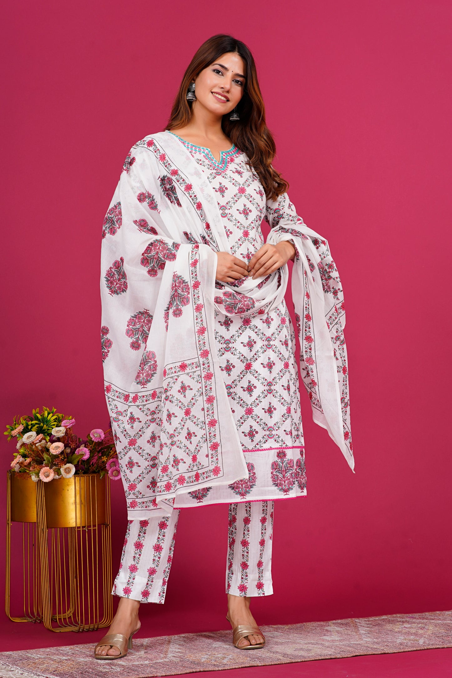 White And Red Pattern kurta Set